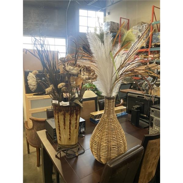 UMBRELLA STAND, TAPESTRY AND DECOR