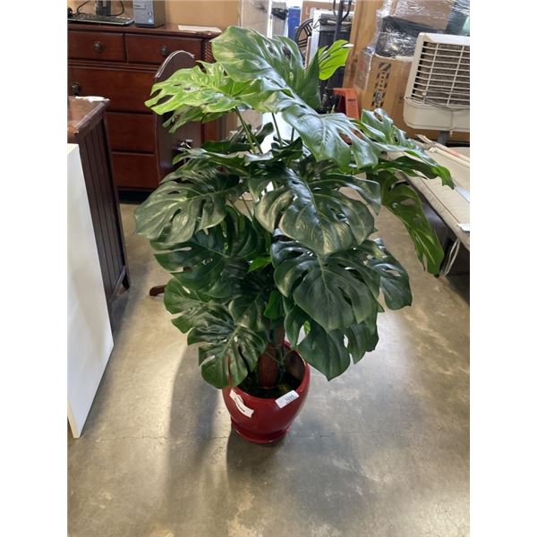 ARTIFICIAL PLANT IN POT