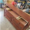 Image 2 : 9 DRAWER DRESSER