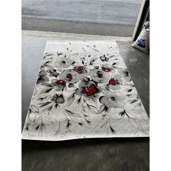 5' X 7' AREA RUG
