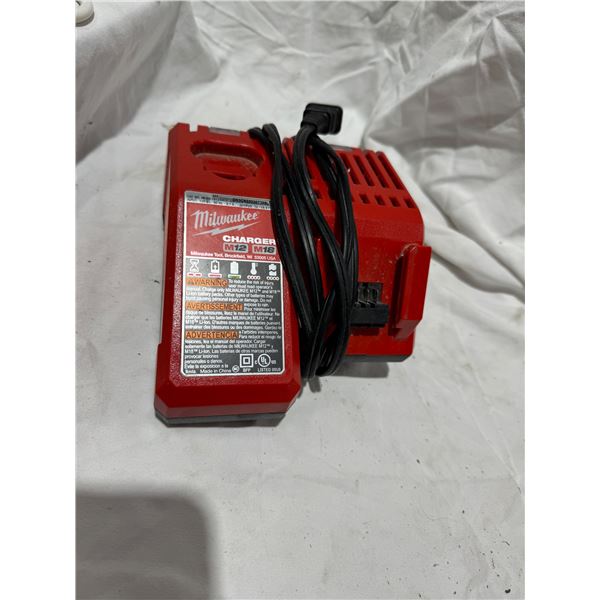 Milwaukee M28 battery charger