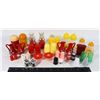 Image 1 : 19 SETS OF VINTAGE PLASTIC SALT AND PEPPER