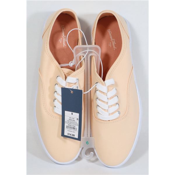 NEW UNIVERSAL THREAD SHOES WOME'S SIZE 9