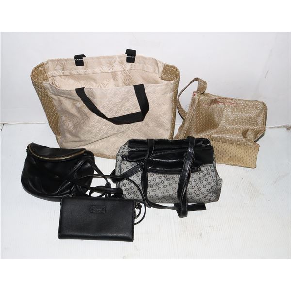 BAG OF PURSES