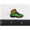 Image 1 : NEW RUNNING SHOE WITH SCENERY LAPEL PIN