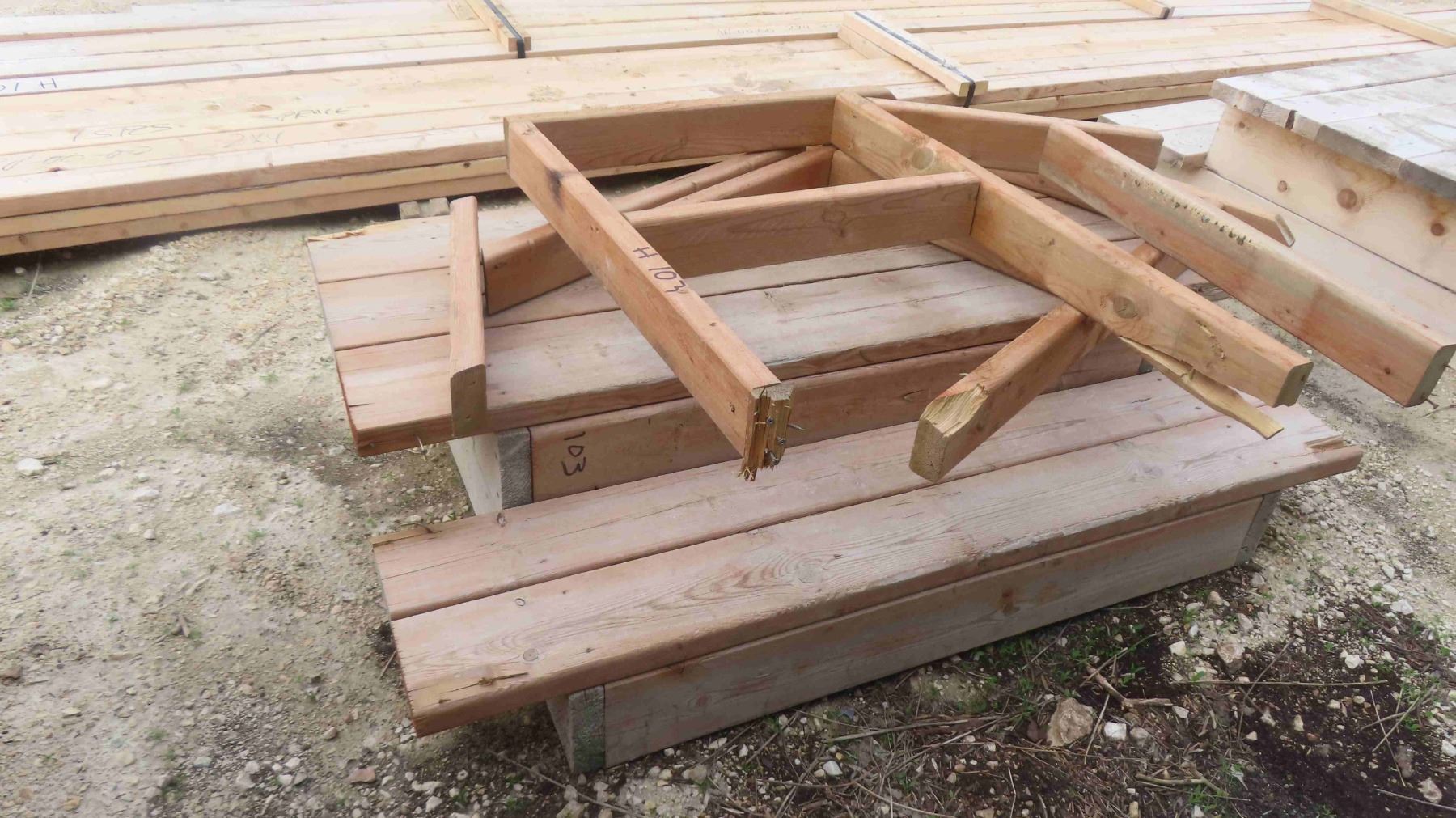 Two Riser Staircase 2 Riser Stairs 12'' x 34'' x 54'' - McSherry Auction Service Ltd.