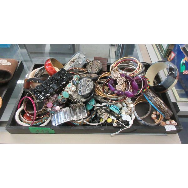 75+ Assorted Fashion Bracelets - Preowned