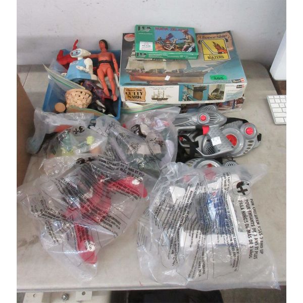 10+ Piece Lot of Assorted Star Wars & Other Toys