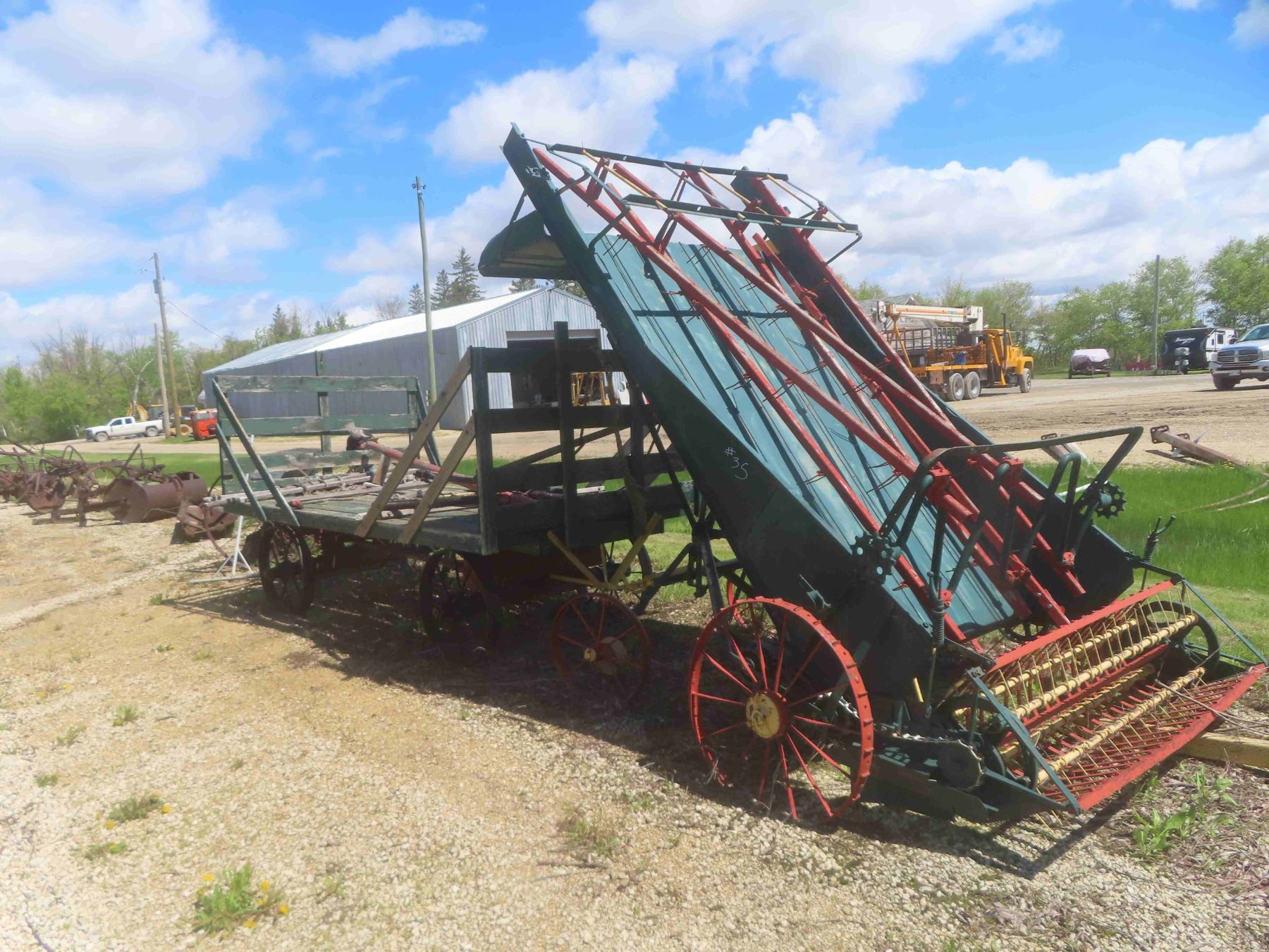 Loose Hay Stack Machine Horse Drawn Loose Hay Picker and Wagon with Steel Wheels 12' x 6'