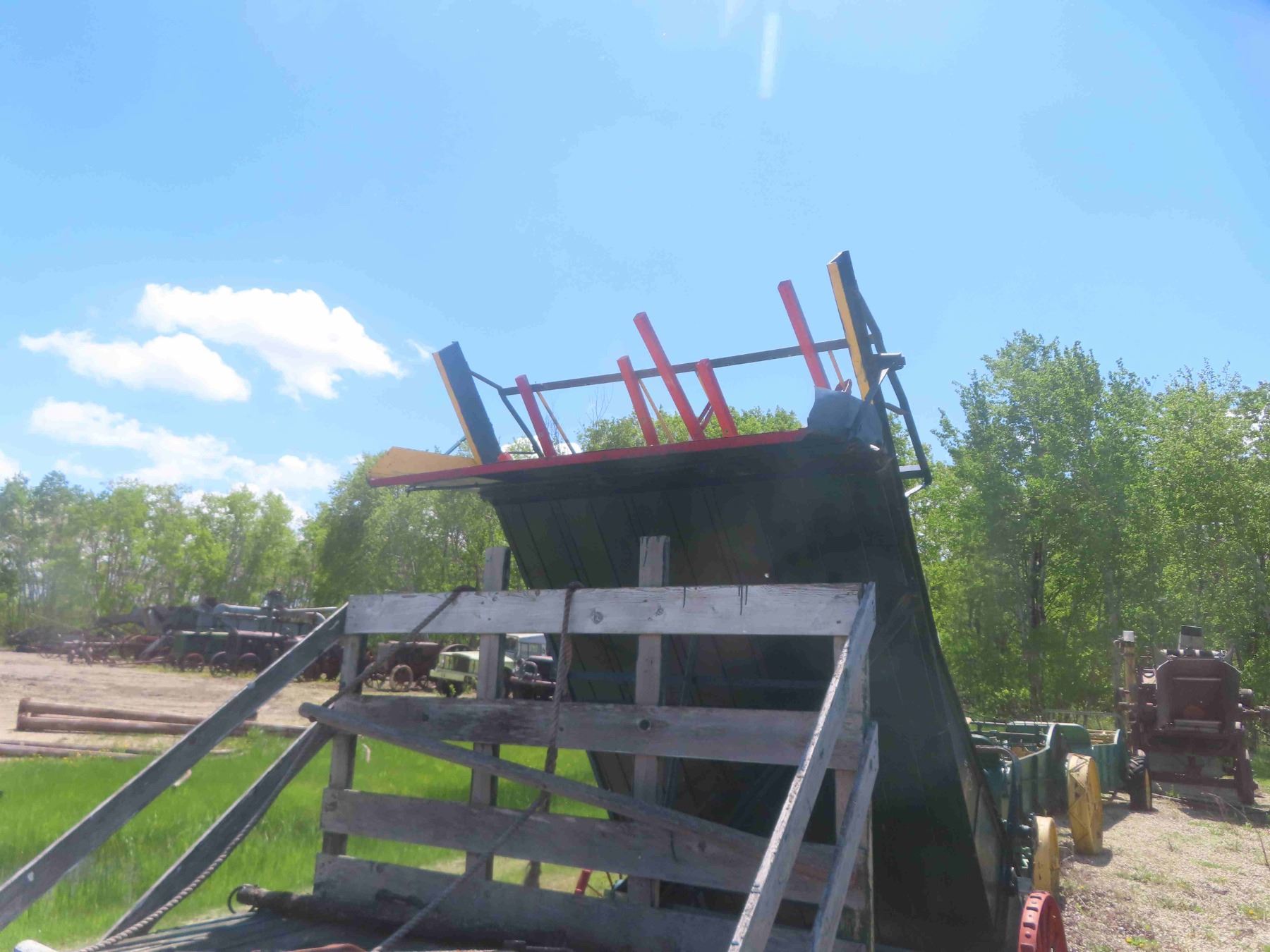 Loose Hay Stack Machine Horse Drawn Loose Hay Picker and Wagon with Steel Wheels 12' x 6'