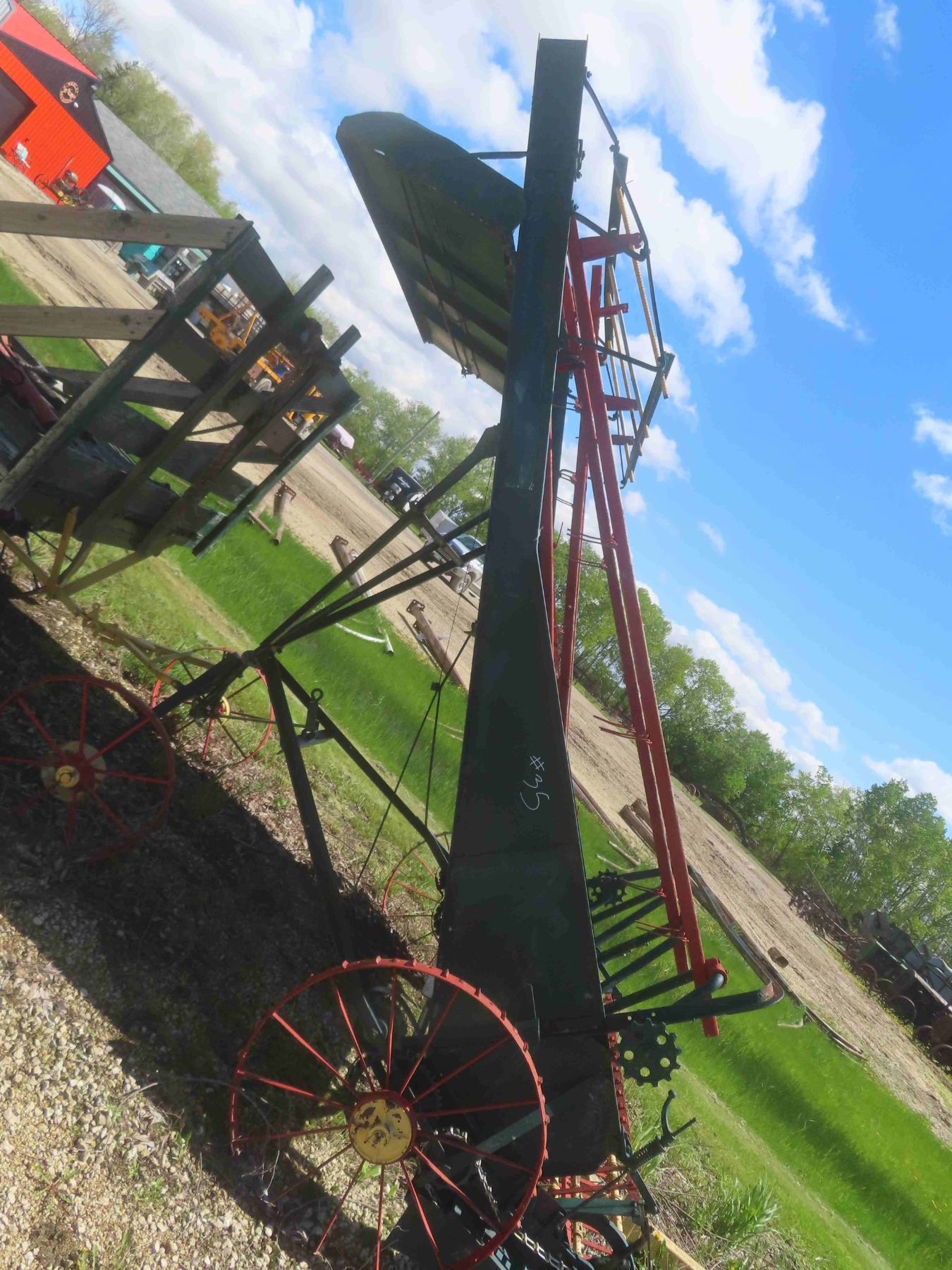 Loose Hay Stack Machine Horse Drawn Loose Hay Picker and Wagon with Steel Wheels 12' x 6'