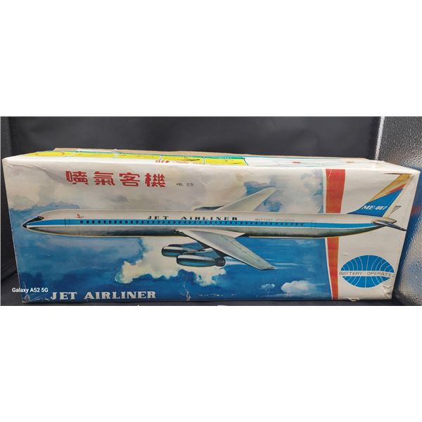 Beautiful vintage 1960s tin plane with original box, rare! 19"
