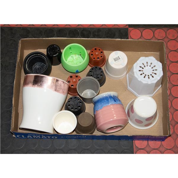 LOT OF ASSORTED SMALL POTS CERAMIC & PLASTIC