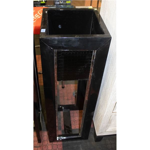 NEW GLOSSY BLACK PLANT STAND
