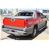 Image 8 : UNRESERVED! 2002 CHEVROLET AVALANCHE 2500 LT