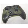 Image 1 : WIRELESS XBOX ONE CONTROLLER, CAMO
