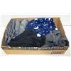 Image 1 : LOT OF WOMENS CLOTHING - VARIOUS SIZES AND TYPES