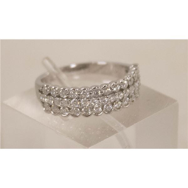 #41-1.00 CT TW WITH 42 GRA CERTIFIED ROUND