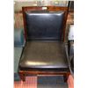 Image 1 : WOOD & LEATHER CHAIR