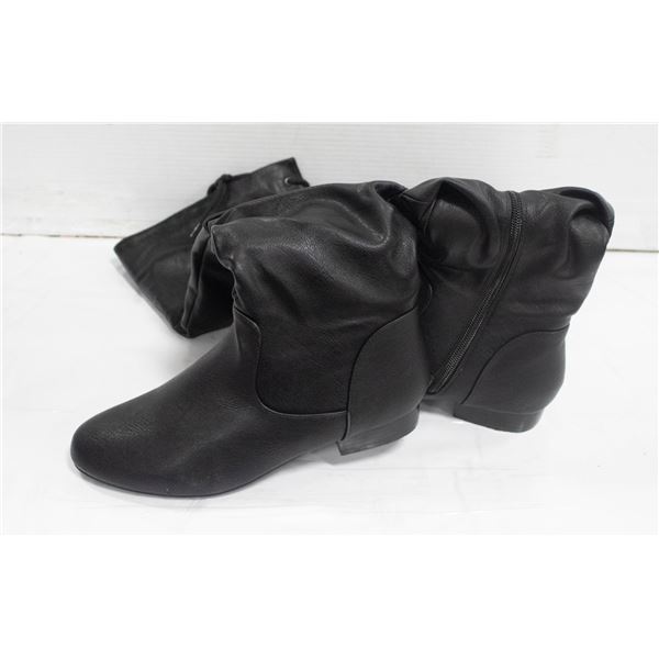 NEW SPERRYS SIZE 8.5 BOOTS