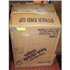 Image 1 : BOX OF 1000 WHITE PLASTIC TRAYS, 10.5 X 5"