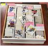 Image 1 : ESTATE LONG BOX OF ASSORTED BASE SPORTS CARDS