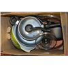 Image 1 : SET OF COOKWARE
