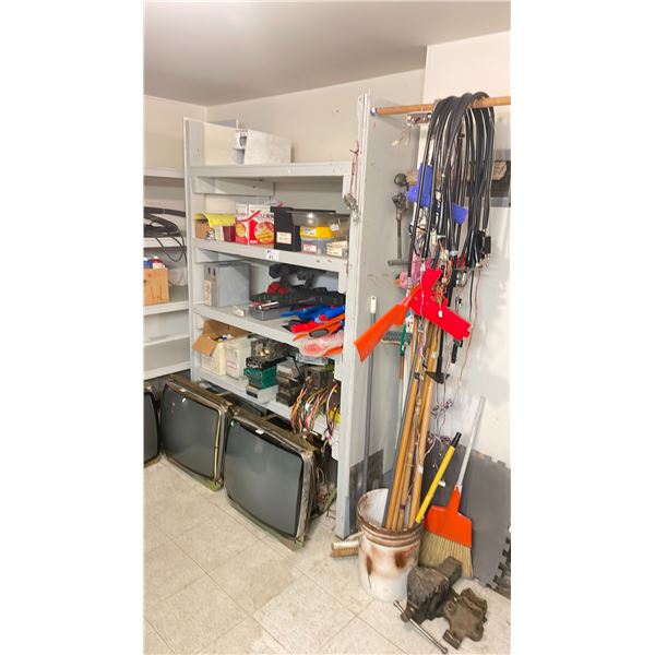 SHELF OF ASSORTED ARCADE MACHINE GUNS, POWER SUPPLIES, MONITORS & PARTS
