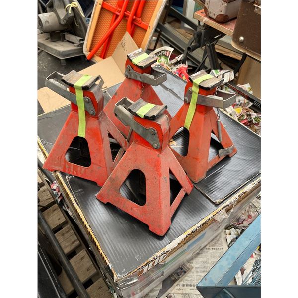 4 Jack Stands