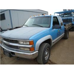 CHEVROLET  SILVERADO 2500 4 X 4  EXTENDED CAB FLATBED TRUCK, s/n 1GCGK29F4SE269149