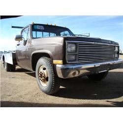 CHEVROLET C30 FLATBED TRUCK, s/n 1GBHC34W3EV101235