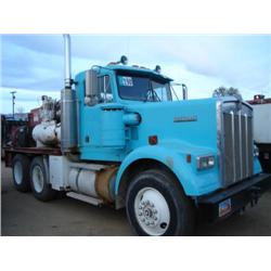 KENWORTH W900B T/A FUEL & LUBE TRUCK, s/n 1NKWL89X8MS558958