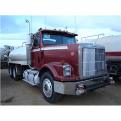 INTERNATIONAL EAGLE 3850 GAL T/A WATER TRUCK, s/n 2HSFEABR8MCO45402
