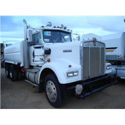 KENWORTH W900A 4000 GALLON T/A WATER TRUCK, s/n 153457S