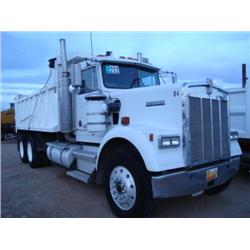 KENWORTH W900B T/A DUMP TRUCK, s/n 1XKWDB9X8NS583413