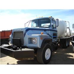 MACK T/A MIXER TRUCK, s/n 1M2B221C9VM020573