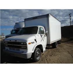 CHEVROLET 3500HD S/A VAN TRUCK, s/n 1GBJH32K4S3330663