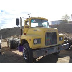 MACK DM685S T/A CAB & CHASSIS, s/n DM685S20688