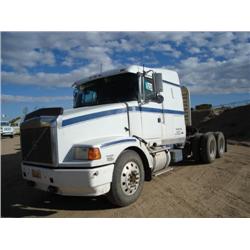 VOLVO VNL 64T T/A TRUCK TRACTOR, s/n 4V4WDBPF9TN719988
