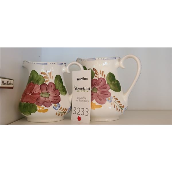 Set of 2 Ceramic Pitchers A