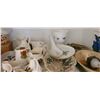 Image 2 : Assorted Kitchen Items and Decor A