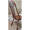 Image 10 : Vintage Wood Chairs and Pictures B