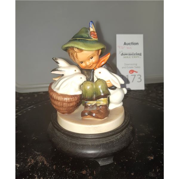 Hummel Goebel 'Playmates" Figurine A