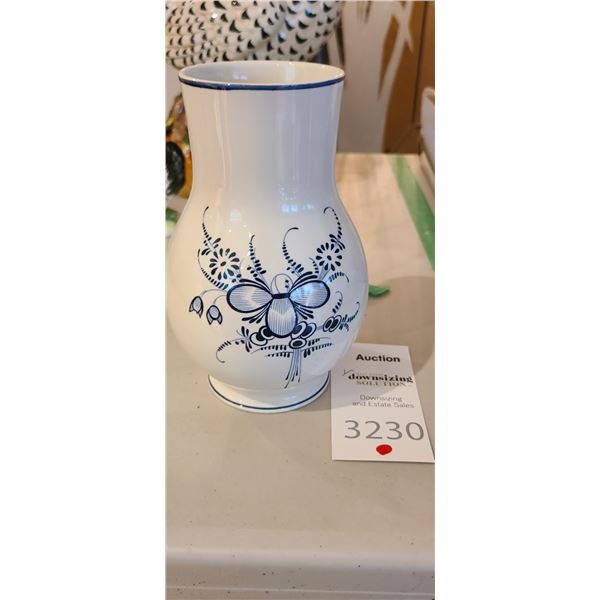 Villeroy and Boch Vase A