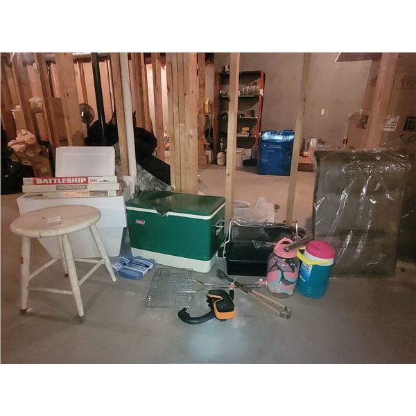 Coleman cooler, camping A