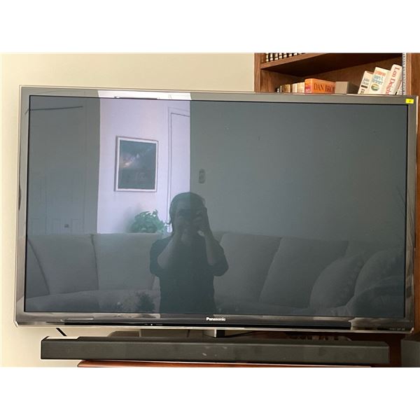 46" Panasoinic Plasma Television Samsung Soundbar & Samsung Speaker Box