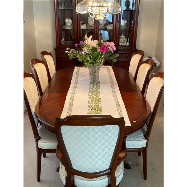 Quality Mahogany Dining Room Table w/ Leaf Extentions & 8 Chairs 86 x 38