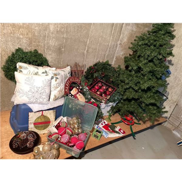 Assorted Christmas Decorative Collection Tree Wreaths Stockings Ornaments