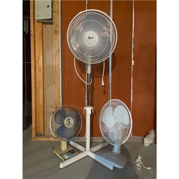 Assorted Fan Lot Vintage Super Brand Adjustable Stand
