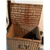 Image 2 : Large Woven Wicker Basket w/ Attached Lid